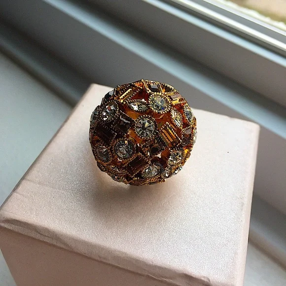Encrusted Gold and Gem Thick Ring Size 9 - Picture 6 of 6
